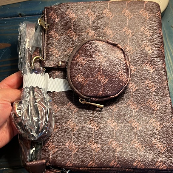 NWT Nicole Miller Brown Crossbody Zip Top Handbag with Coin Purse - Picture 2 of 4